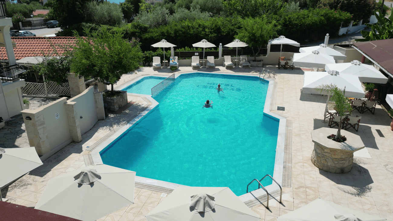Tiara Holidays - Leonidas Apartments & Suites - pool